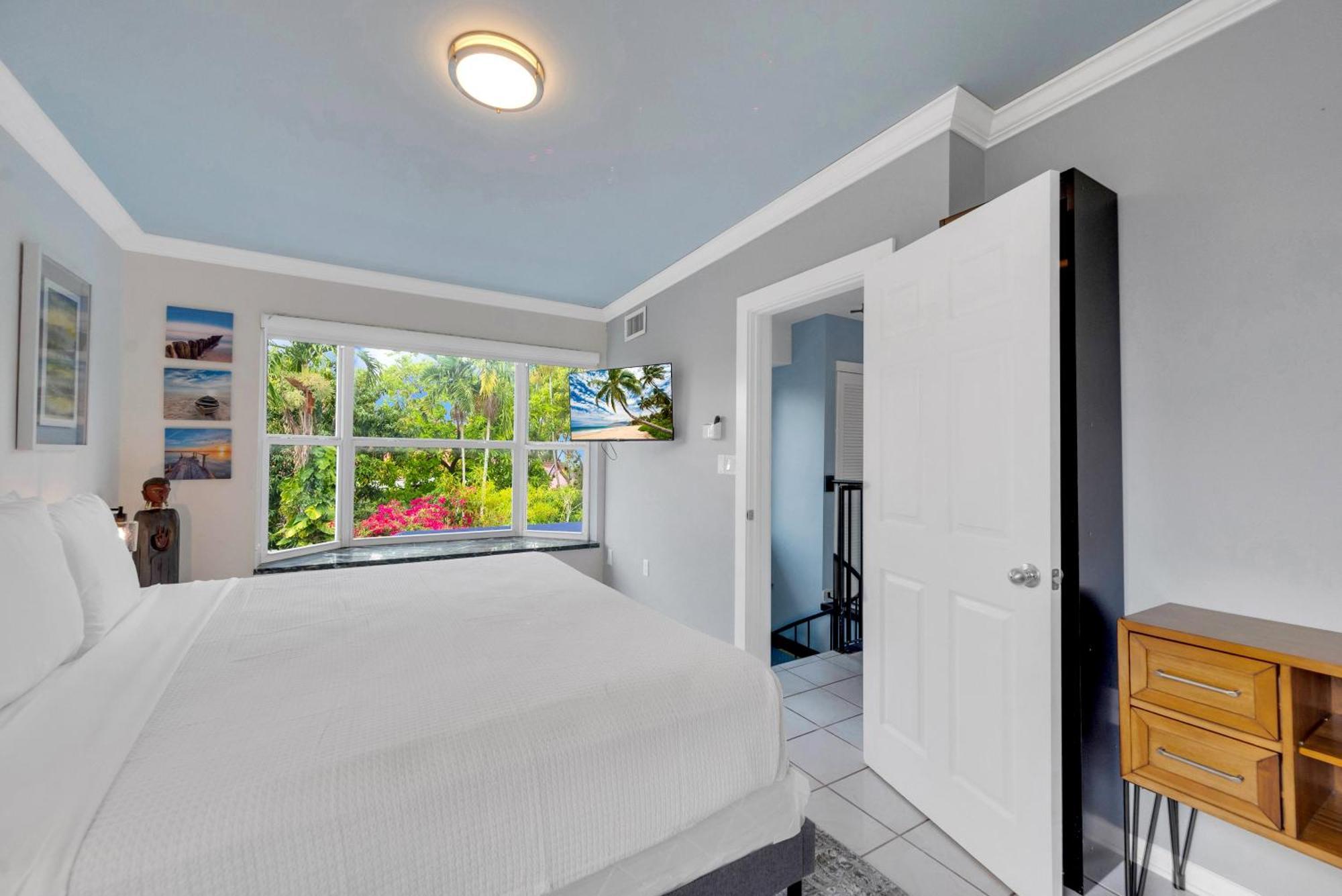 Magnificent Tropical Pool Southbrickell Holiday home *