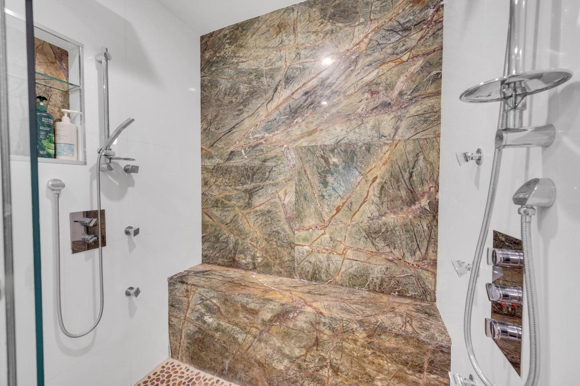 Magnificent Tropical Pool Southbrickell Holiday home *