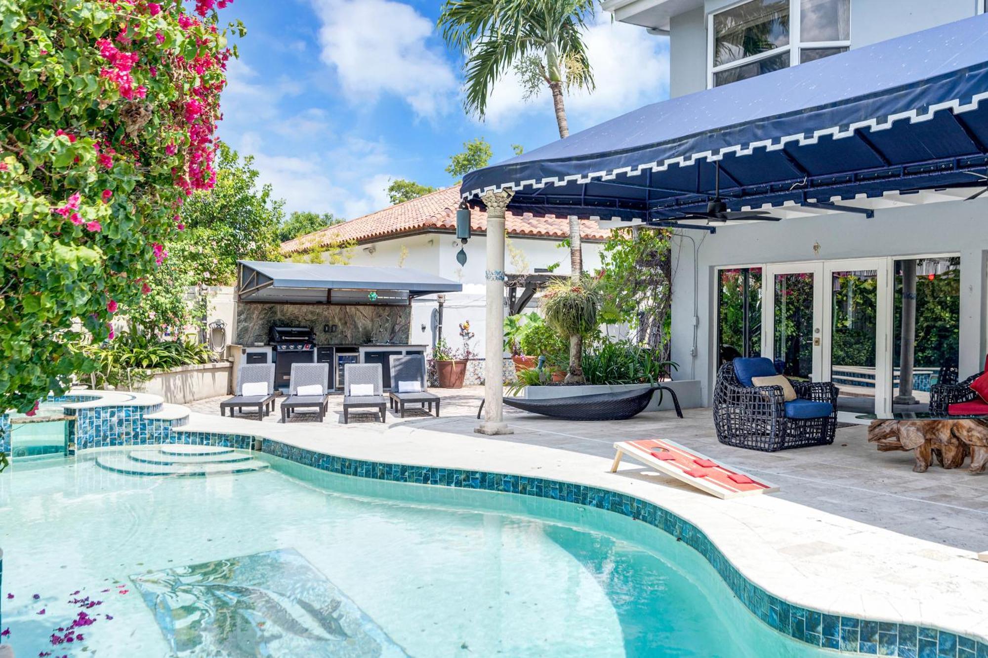 Magnificent Tropical Pool Southbrickell Holiday home