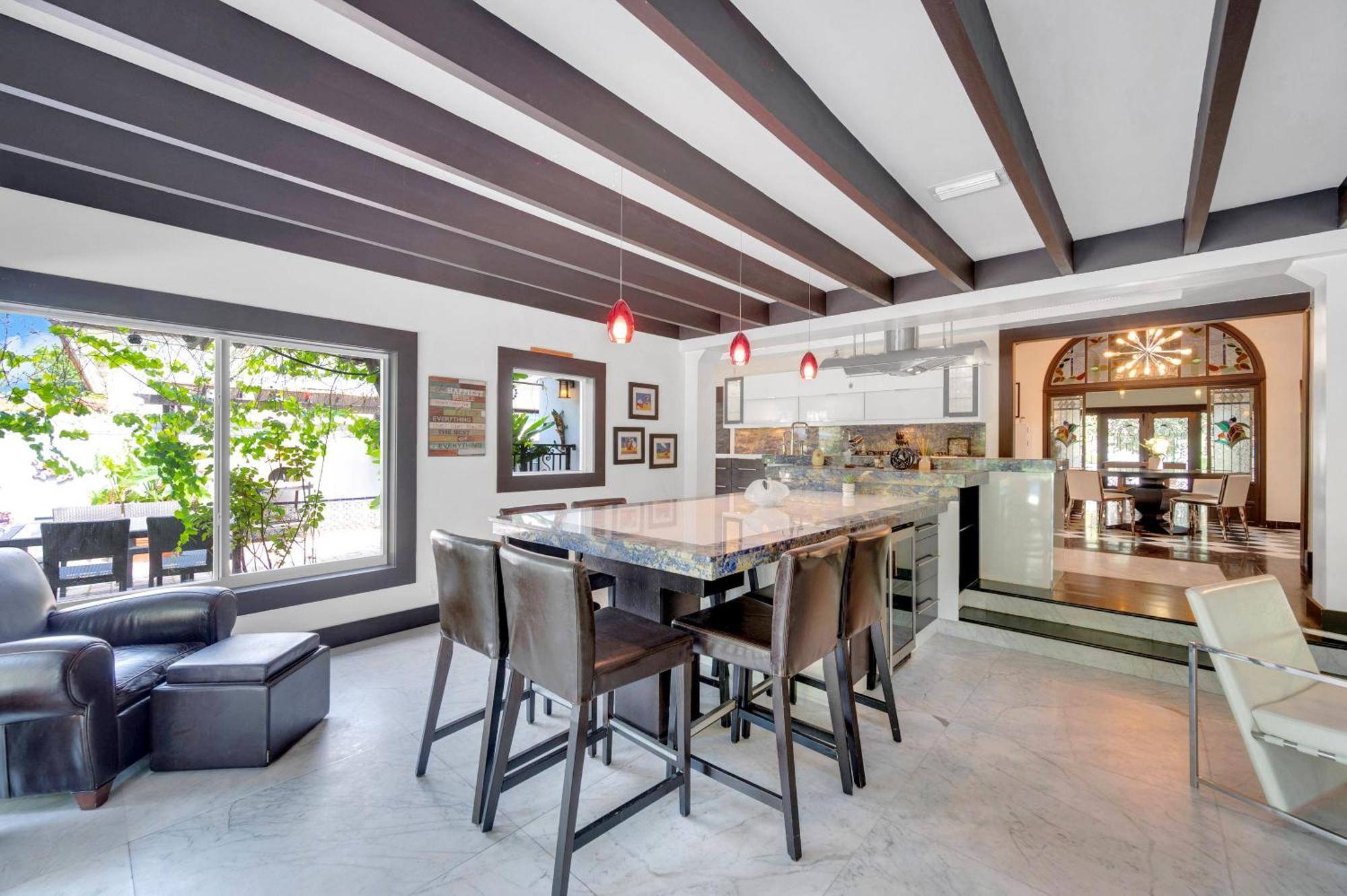 Magnificent Tropical Pool Southbrickell Holiday home Miami
