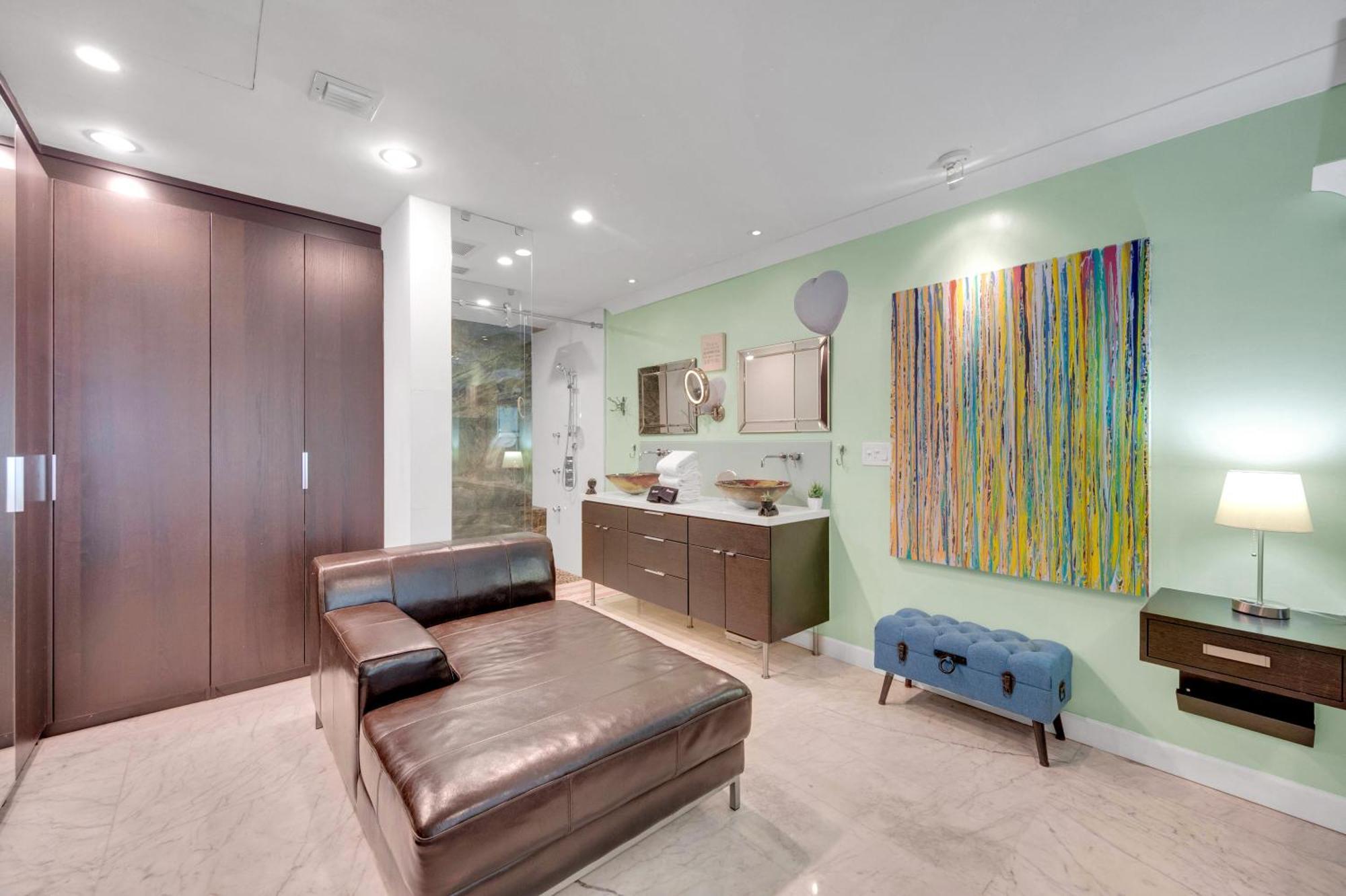 Magnificent Tropical Pool Southbrickell Holiday home *